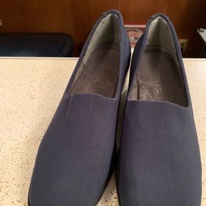 Nice flats great condition size 7